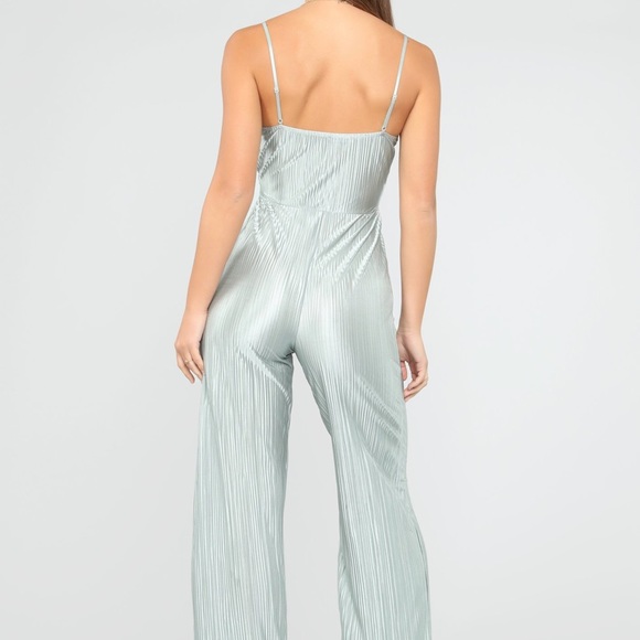 Fashion Nova Sage Pretty Please Jumpsuit XS NWT - Picture 4 of 4